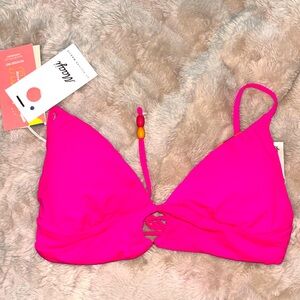 SUPER CUTE 🥰 HOT PINK SWIM 🏊‍♀️ TOP MAAJI NWT
